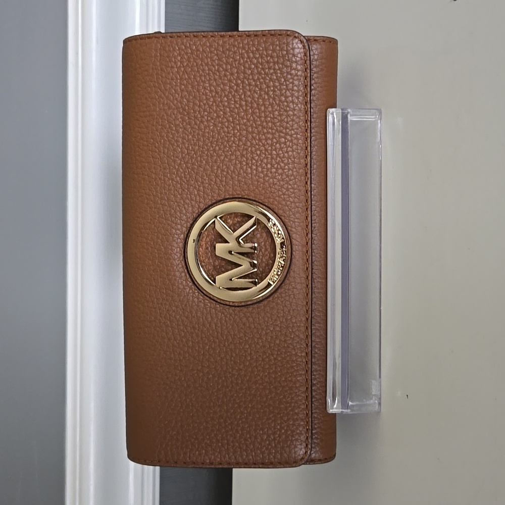 Michael Kors Fulton Flap Leather Wallet - Brown - EUC